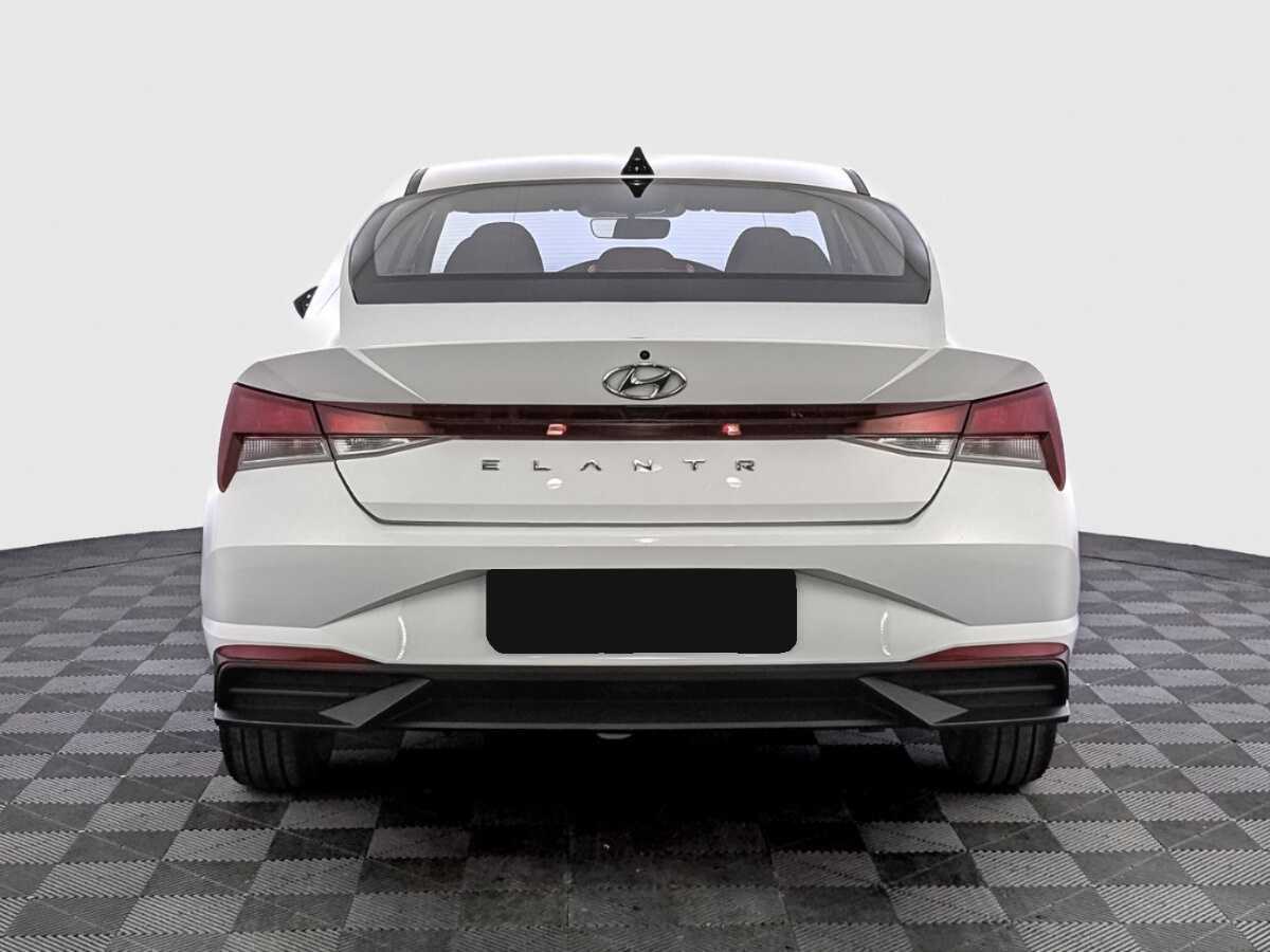 Hyundai Elantra с пробегом — 2021 год. Фото: #5