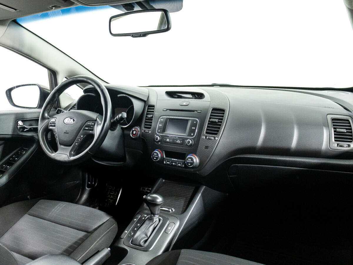 Kia Cerato с пробегом — 2015 год. Фото: #8