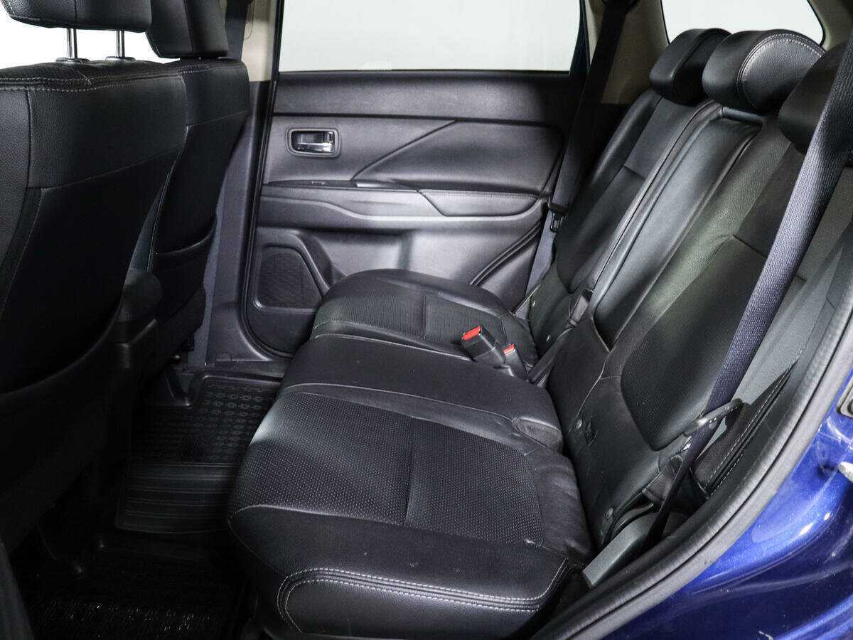 Mitsubishi Outlander с пробегом — 2015 год. Фото: #7