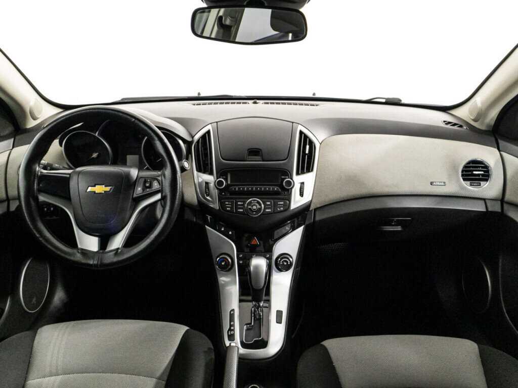 Chevrolet Cruze с пробегом — 2012 год. Фото: #12