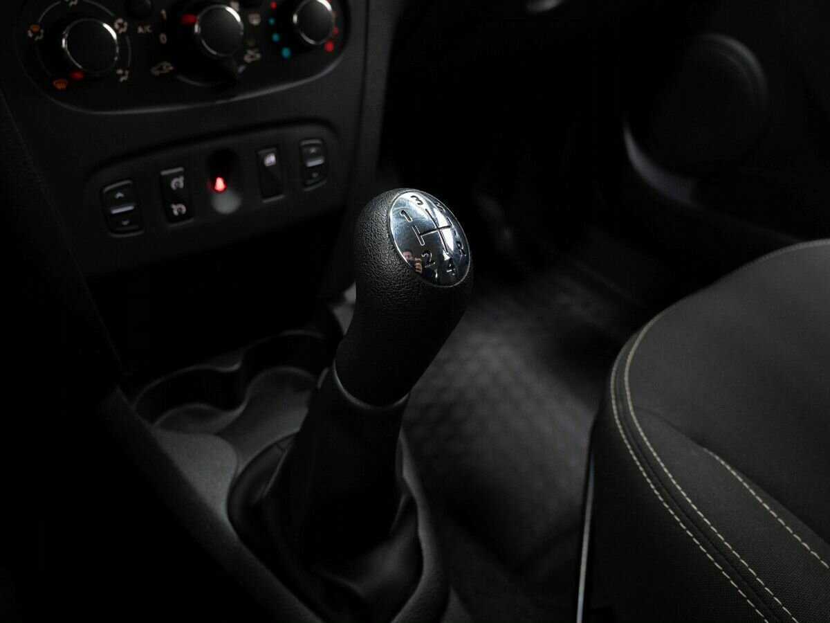 Renault Logan с пробегом — 2018 год. Фото: #22