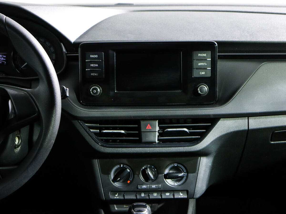 Skoda Rapid с пробегом — 2021 год. Фото: #10