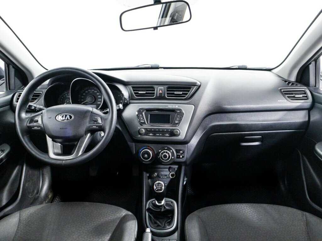 Kia Rio с пробегом — 2013 год. Фото: #12