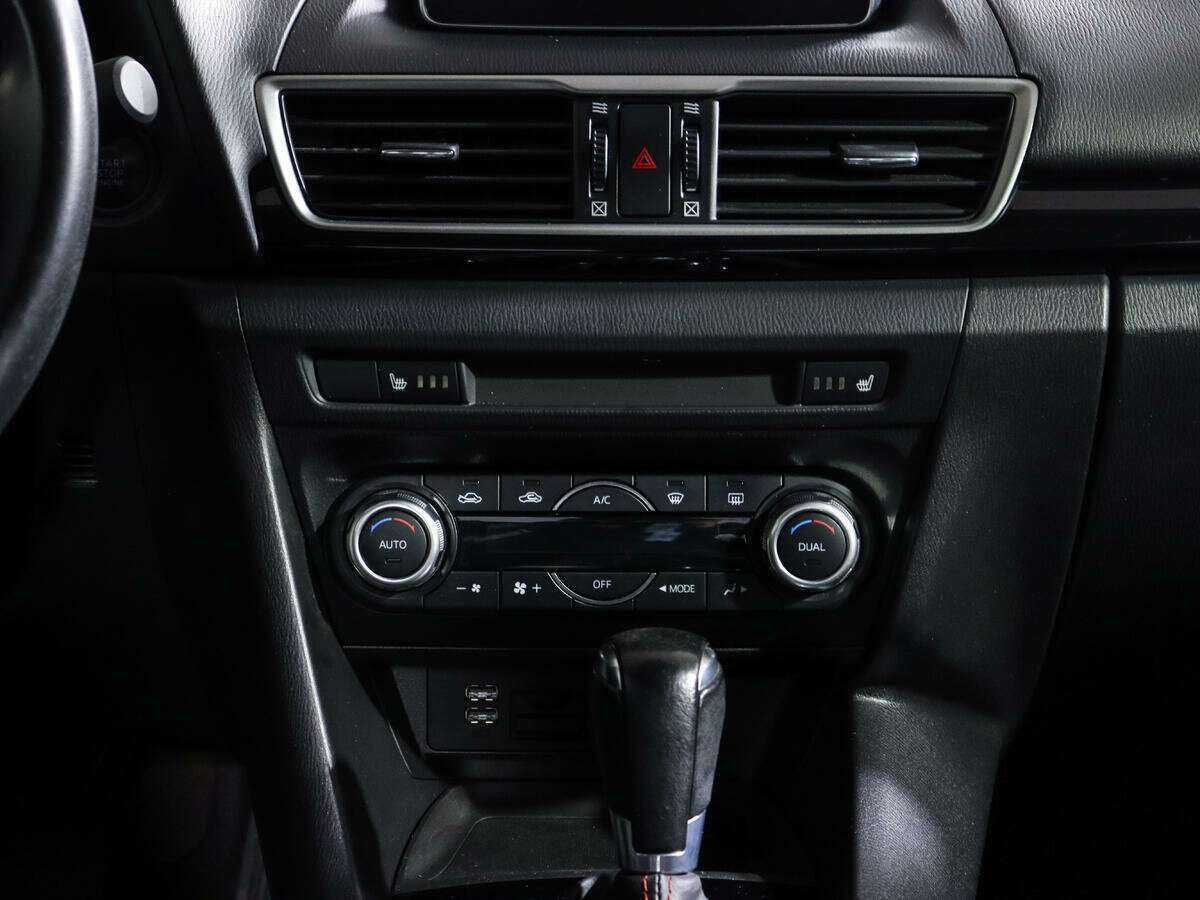 Mazda 3 с пробегом — 2014 год. Фото: #11