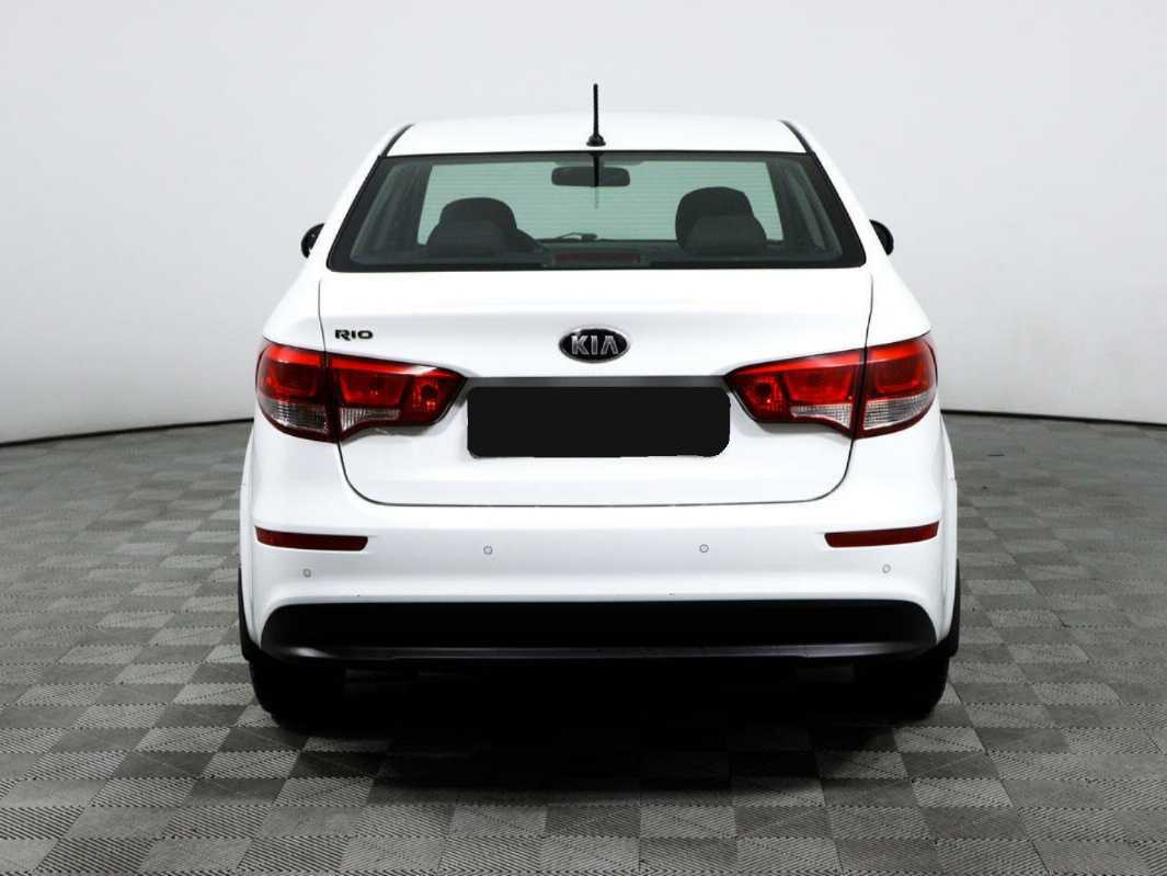 Kia Rio с пробегом — 2016 год. Фото: #5