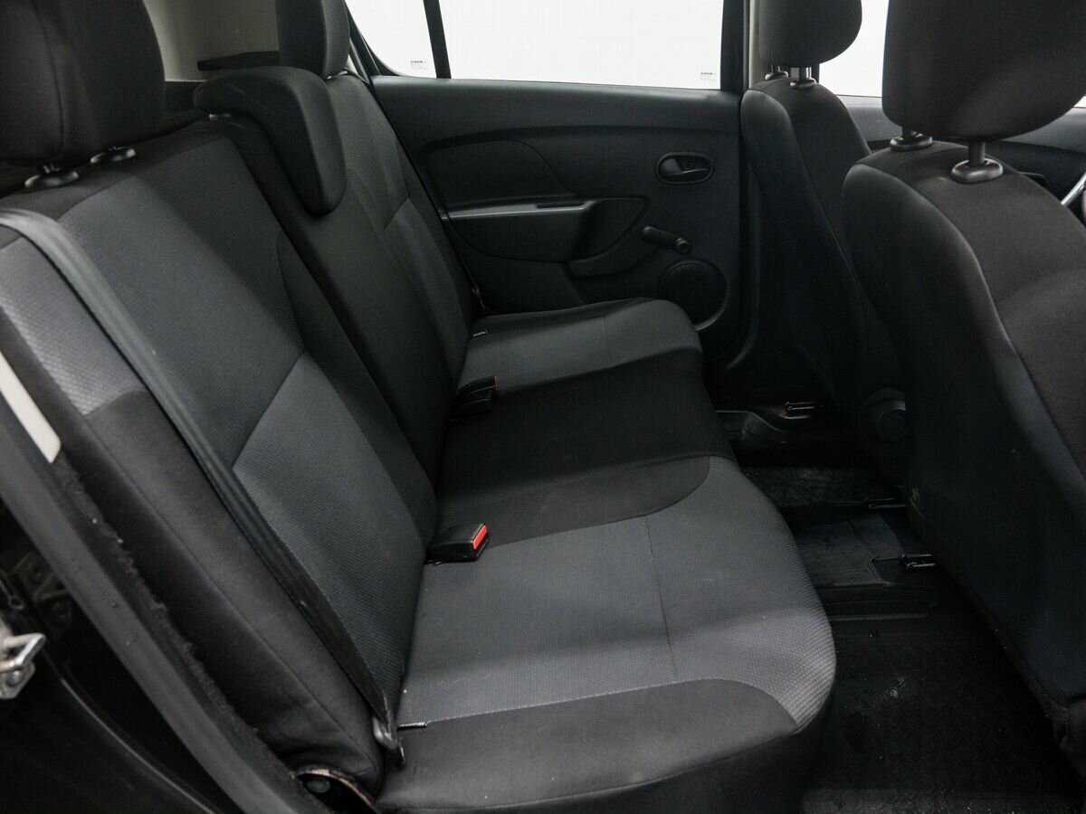 Renault Sandero с пробегом — 2016 год. Фото: #7