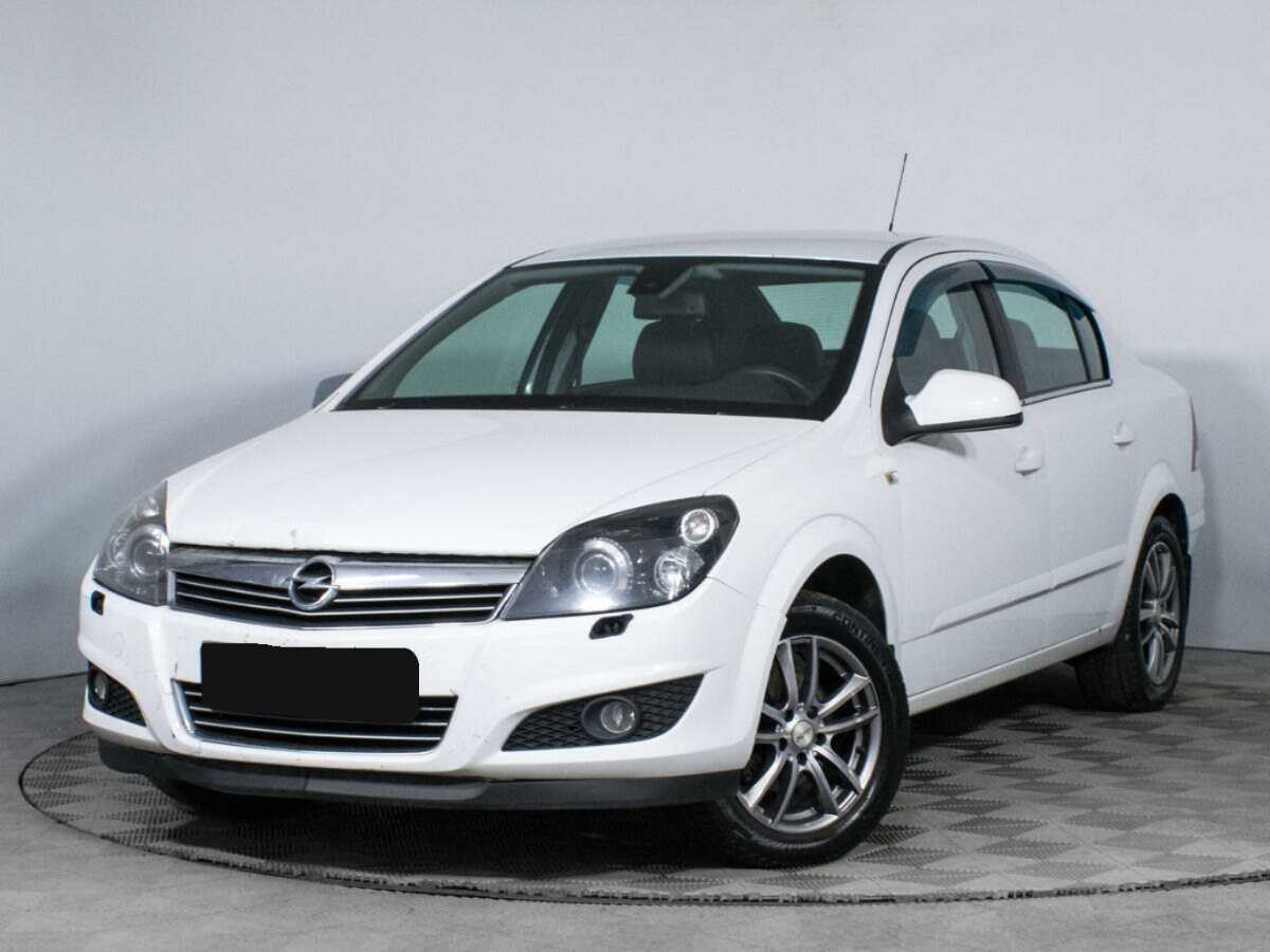 Opel Astra с пробегом — 2014 год. Фото: #0