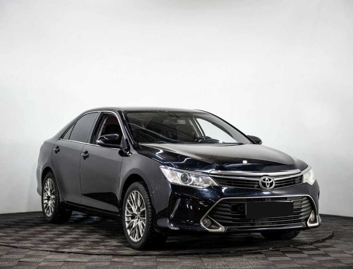 Toyota Camry с пробегом — 2015 год. Фото: #2