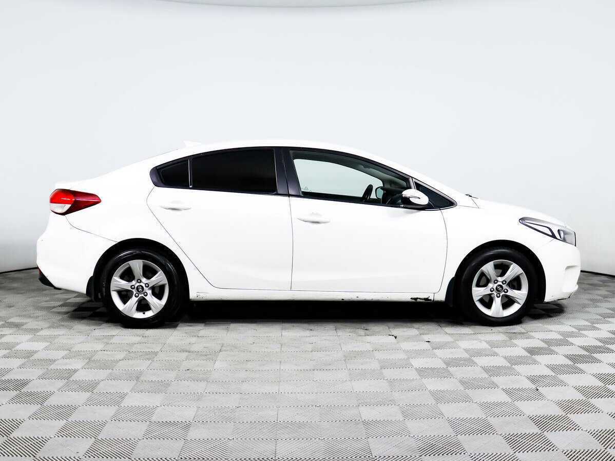 Kia Cerato с пробегом — 2017 год. Фото: #3