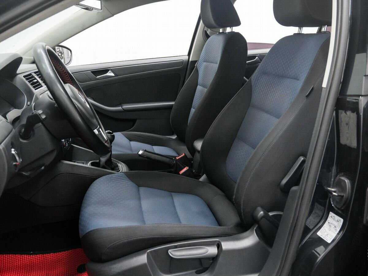 Volkswagen Jetta с пробегом — 2013 год. Фото: #13