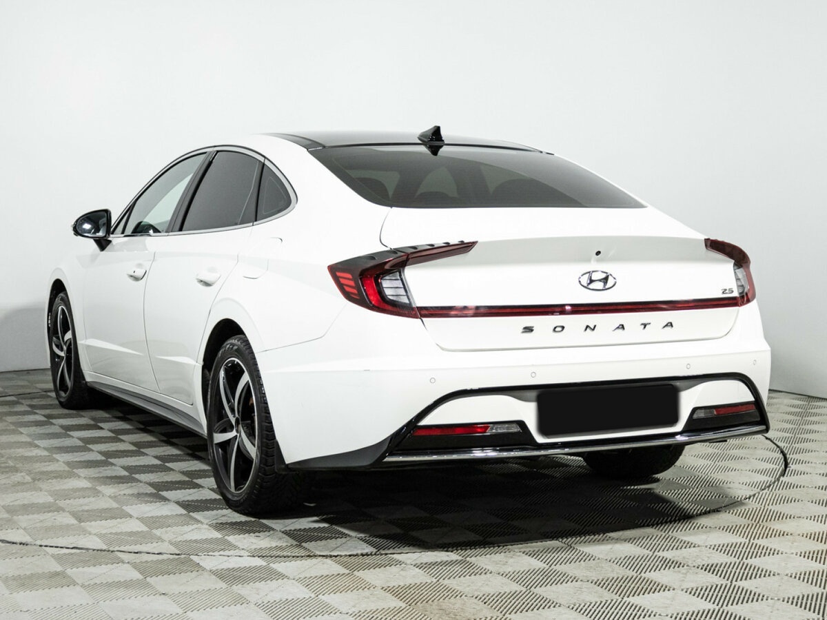 Hyundai Sonata с пробегом — 2021 год. Фото: #6