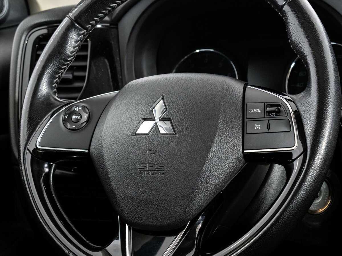 Mitsubishi Outlander с пробегом — 2018 год. Фото: #10