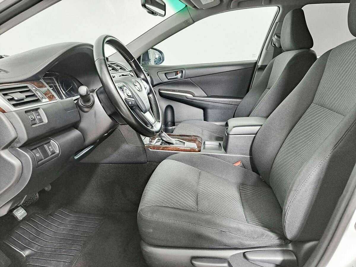 Toyota Camry с пробегом — 2015 год. Фото: #10