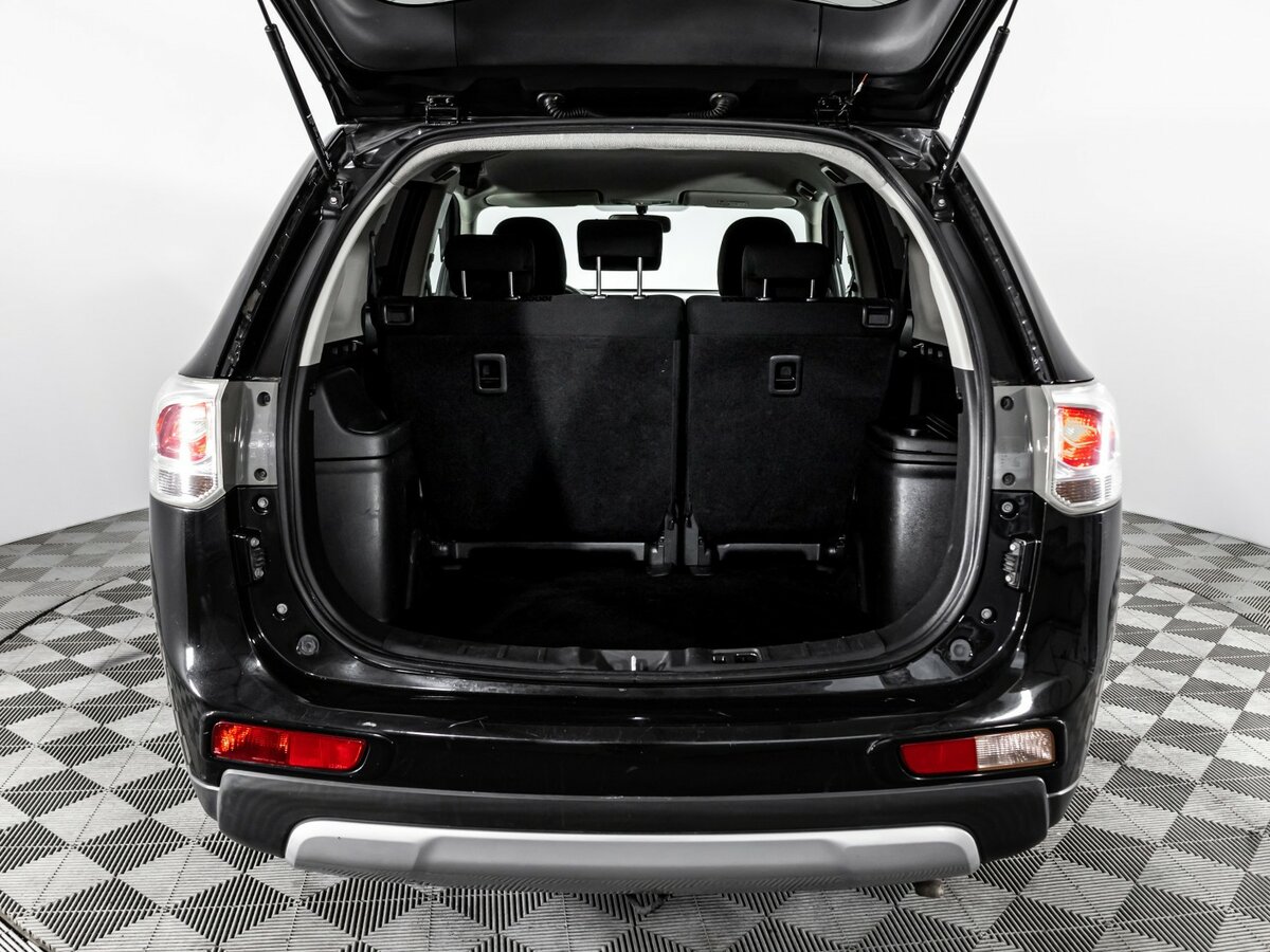 Mitsubishi Outlander с пробегом — 2014 год. Фото: #14