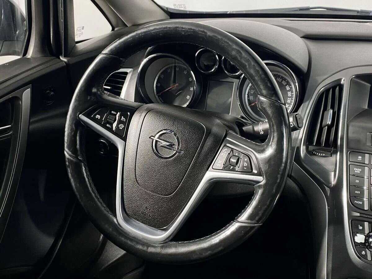Opel Astra с пробегом — 2013 год. Фото: #11