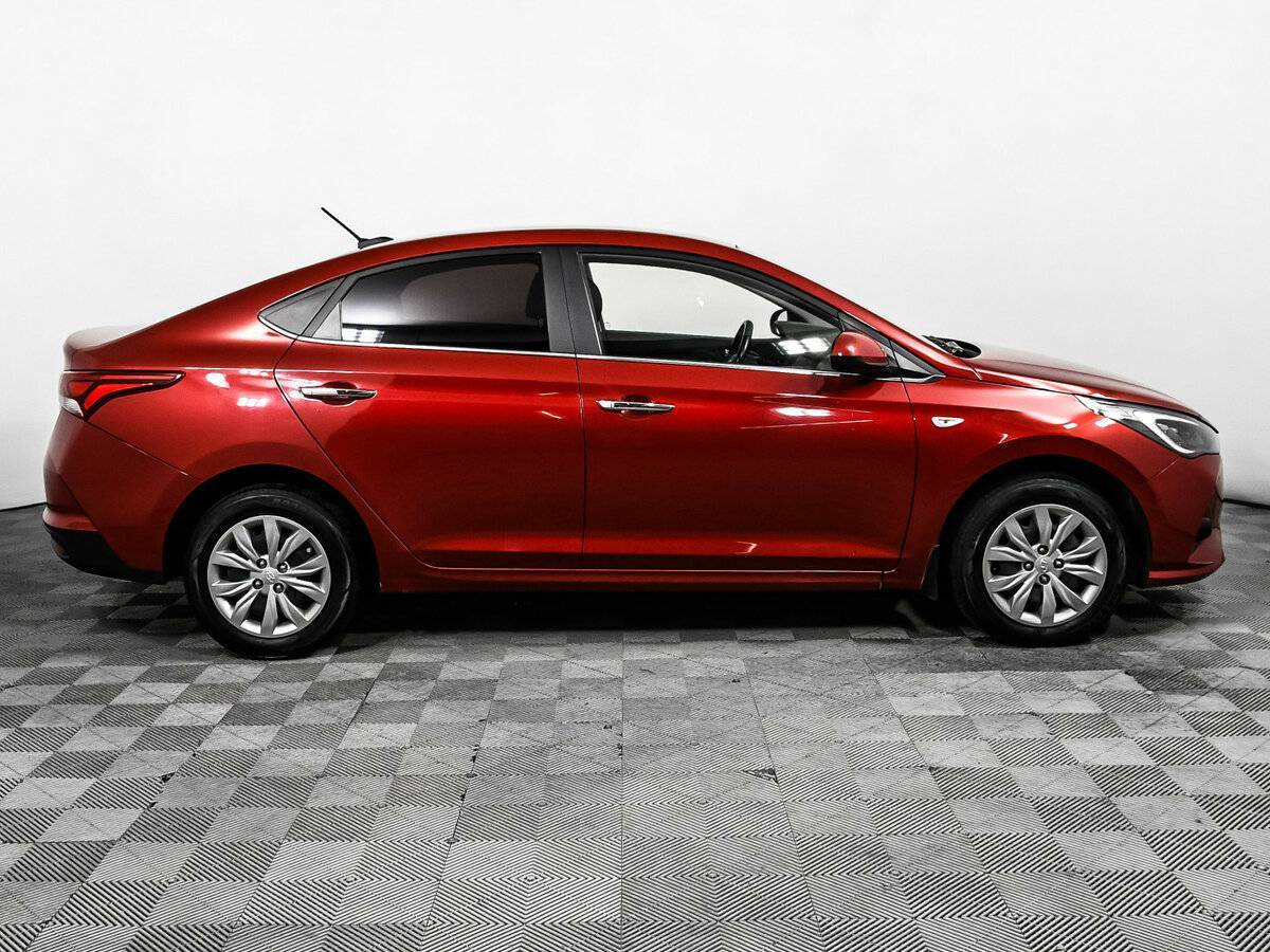 Hyundai Solaris с пробегом — 2021 год. Фото: #3