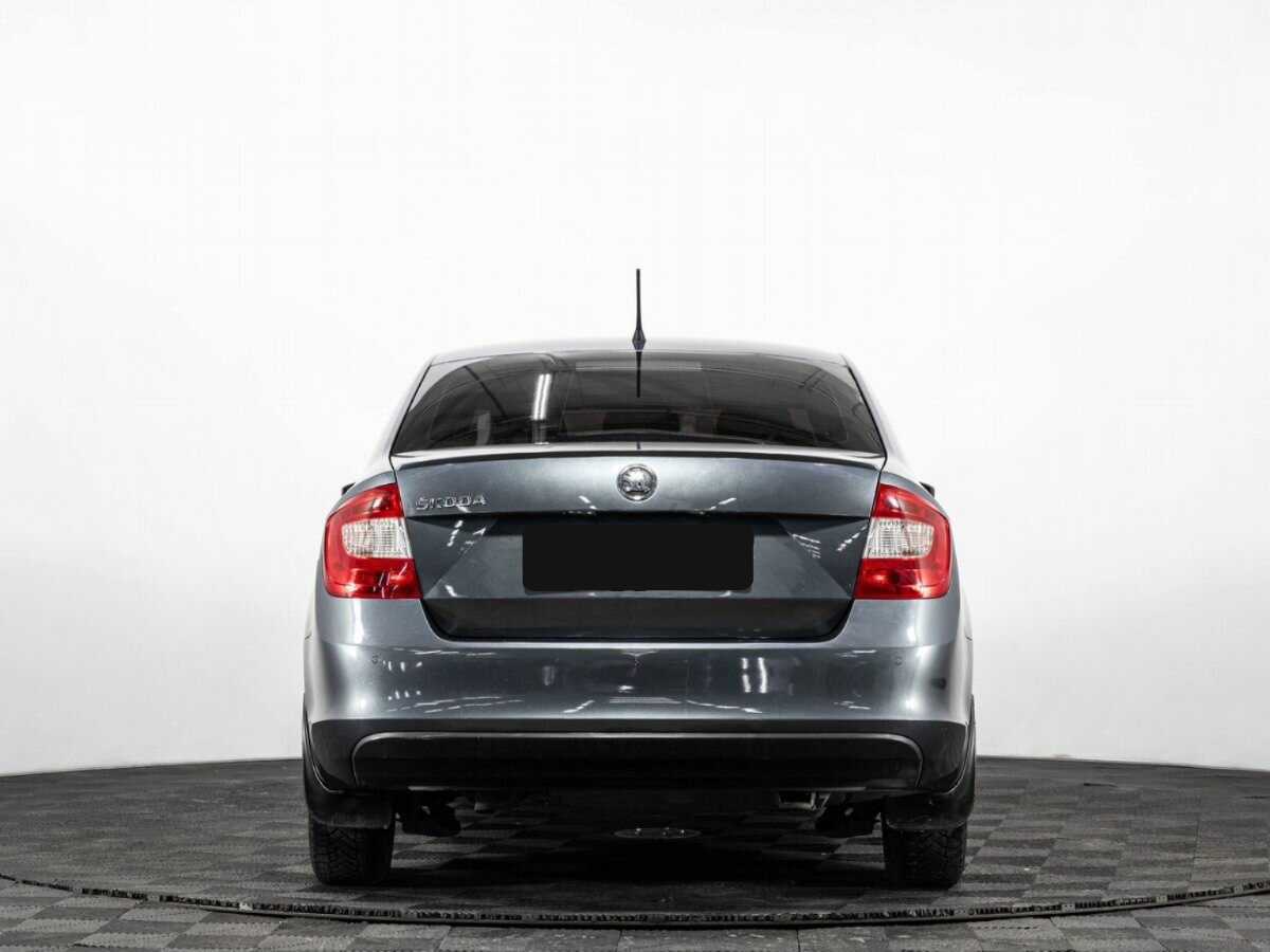 Skoda Rapid с пробегом — 2014 год. Фото: #4