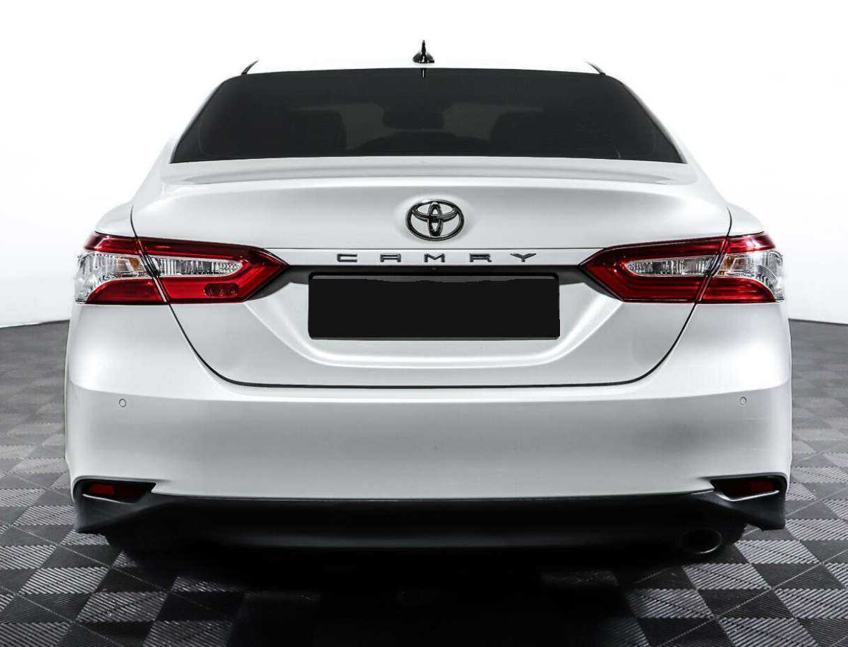 Toyota Camry с пробегом — 2018 год. Фото: #5