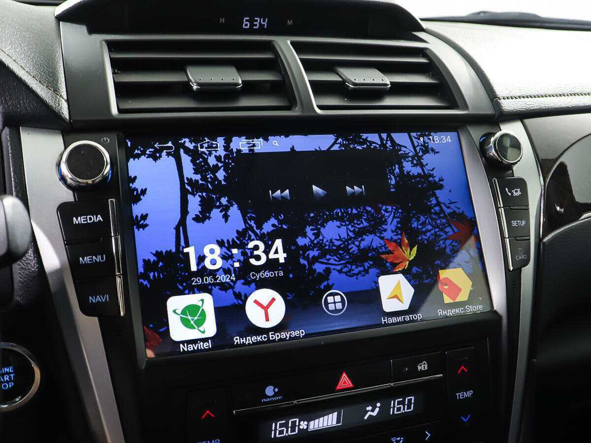 Toyota Camry с пробегом — 2017 год. Фото: #17