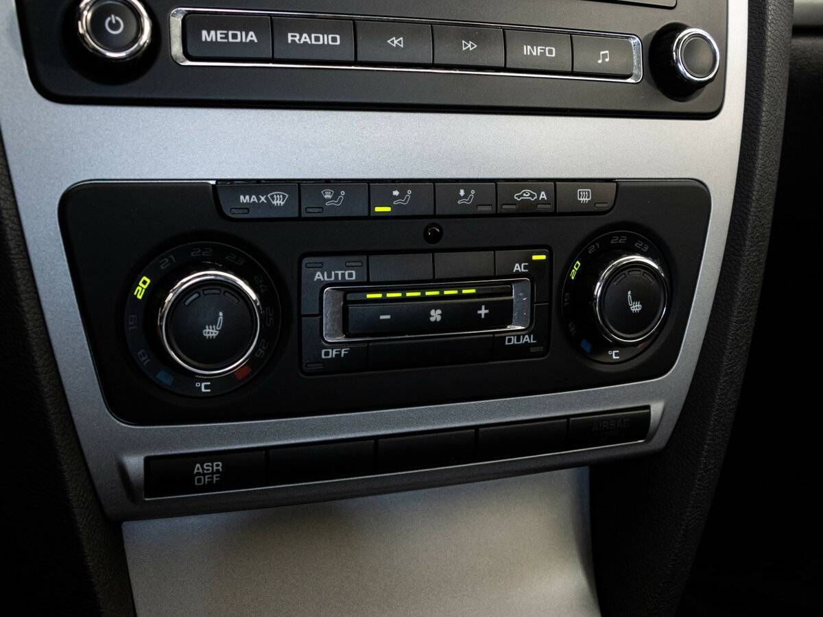 Skoda Octavia с пробегом — 2012 год. Фото: #10