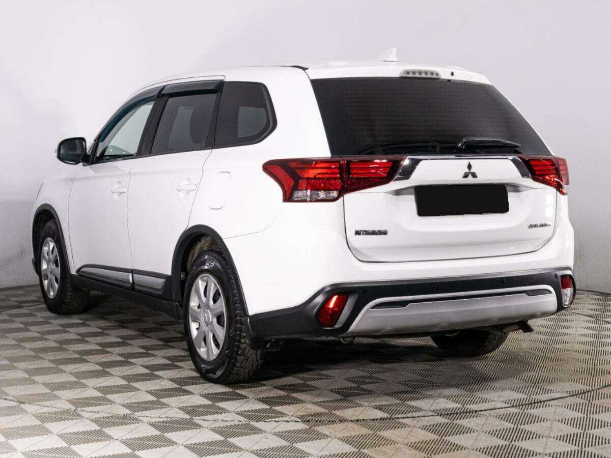 Mitsubishi Outlander с пробегом — 2019 год. Фото: #6