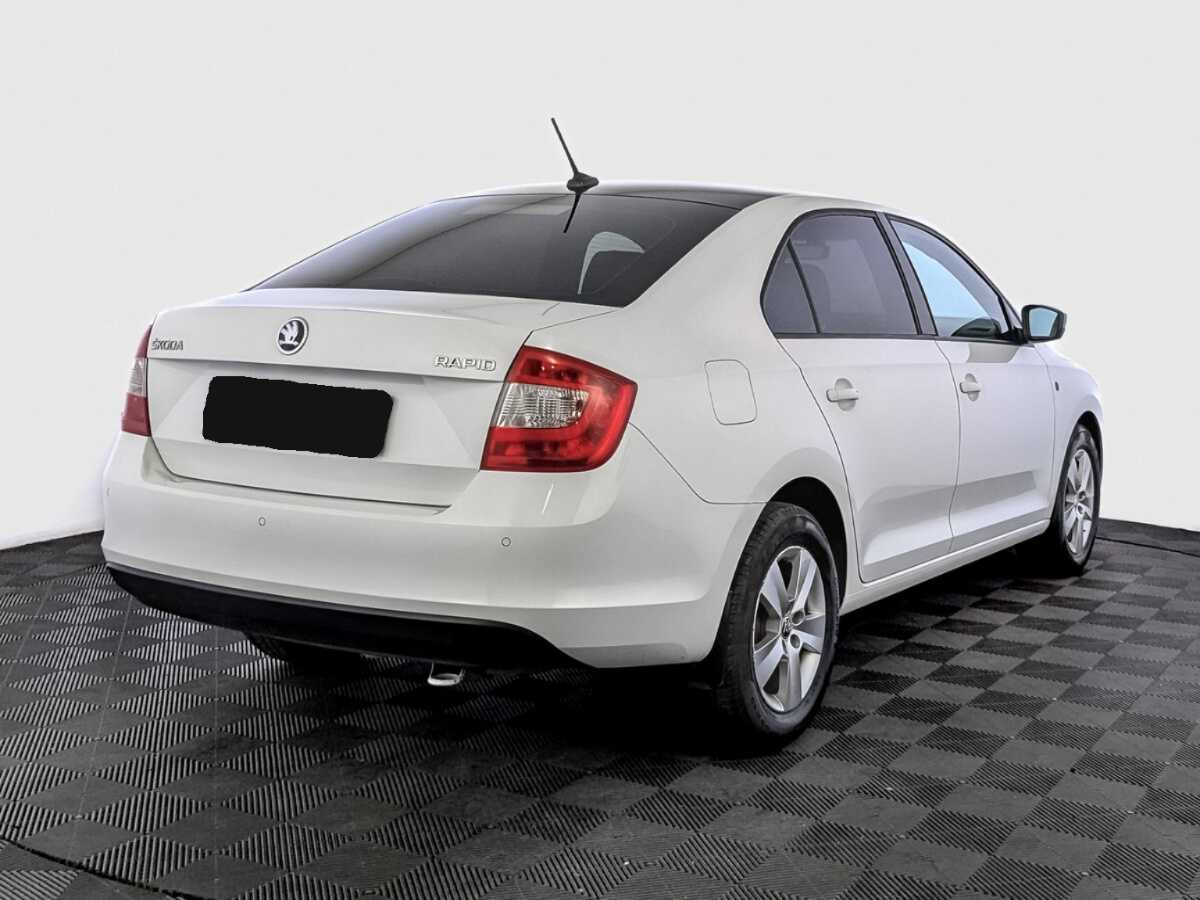 Skoda Rapid с пробегом — 2017 год. Фото: #4