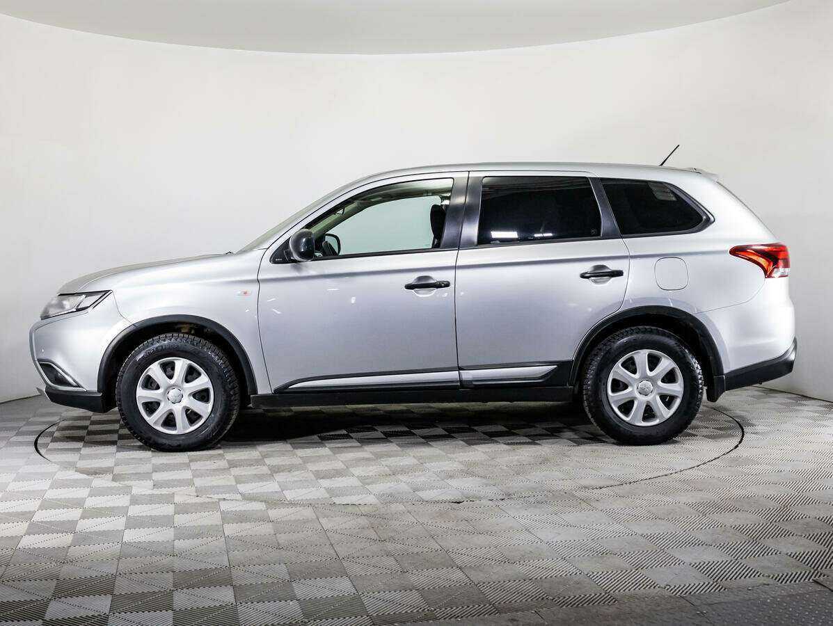 Mitsubishi Outlander с пробегом — 2015 год. Фото: #7