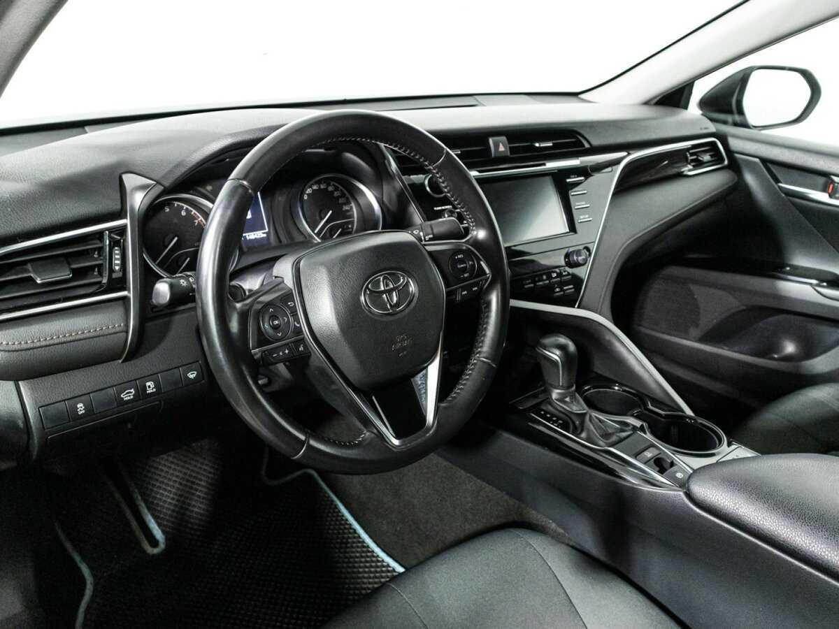 Toyota Camry с пробегом — 2020 год. Фото: #10