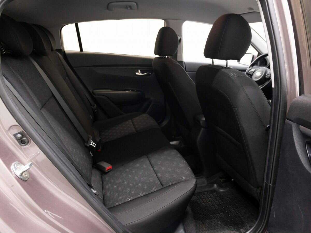 Kia Rio с пробегом — 2018 год. Фото: #9