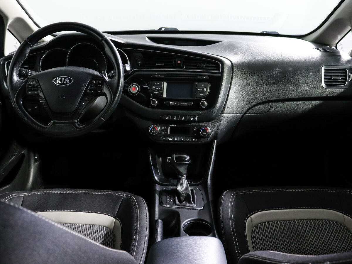 Kia Ceed с пробегом — 2015 год. Фото: #11