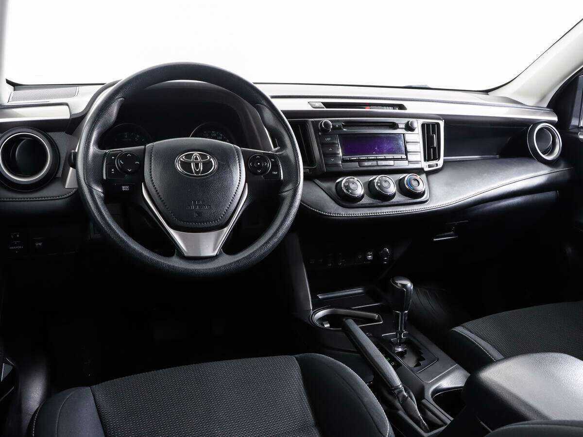 Toyota RAV4 с пробегом — 2017 год. Фото: #10