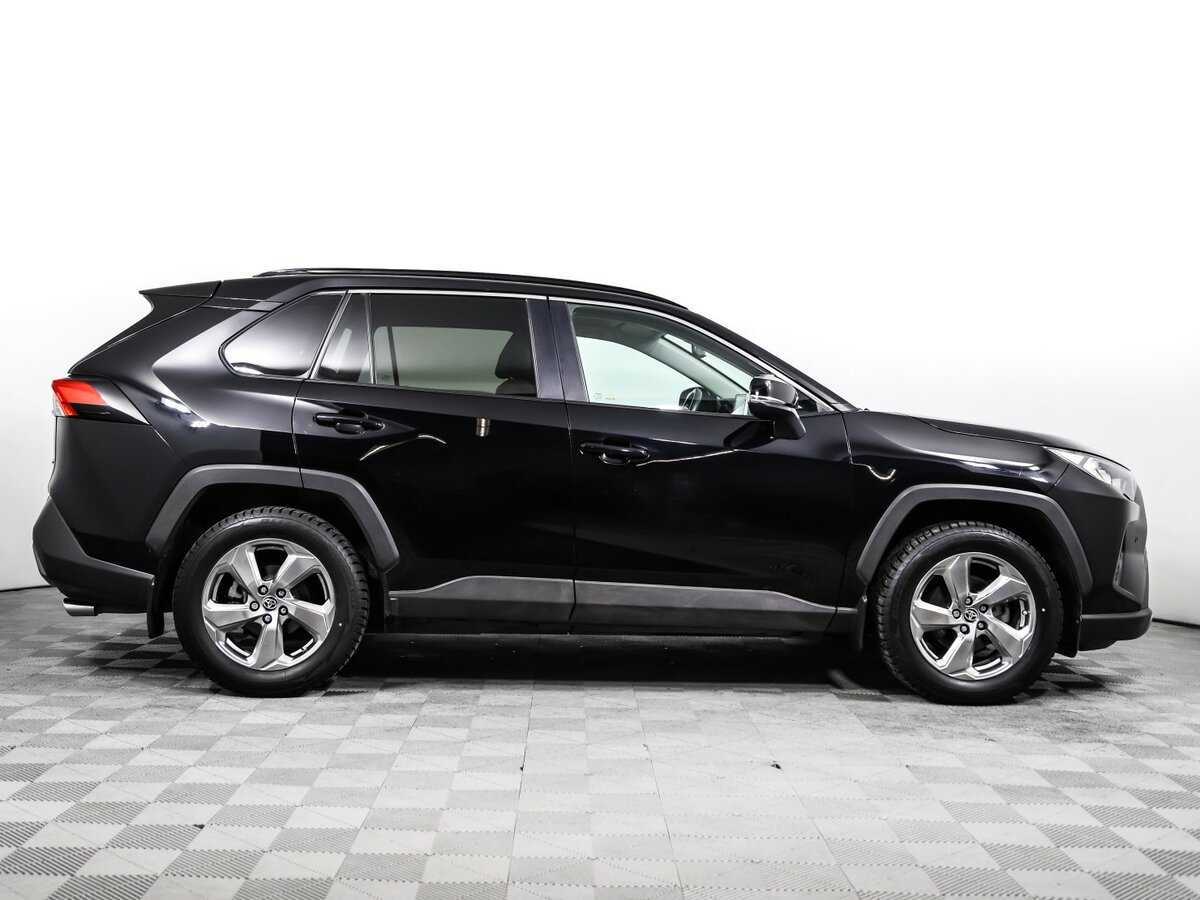 Toyota RAV4 с пробегом — 2020 год. Фото: #3