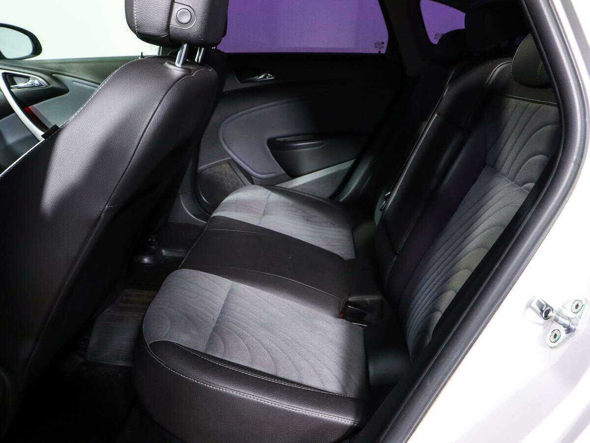 Opel Astra с пробегом — 2014 год. Фото: #7