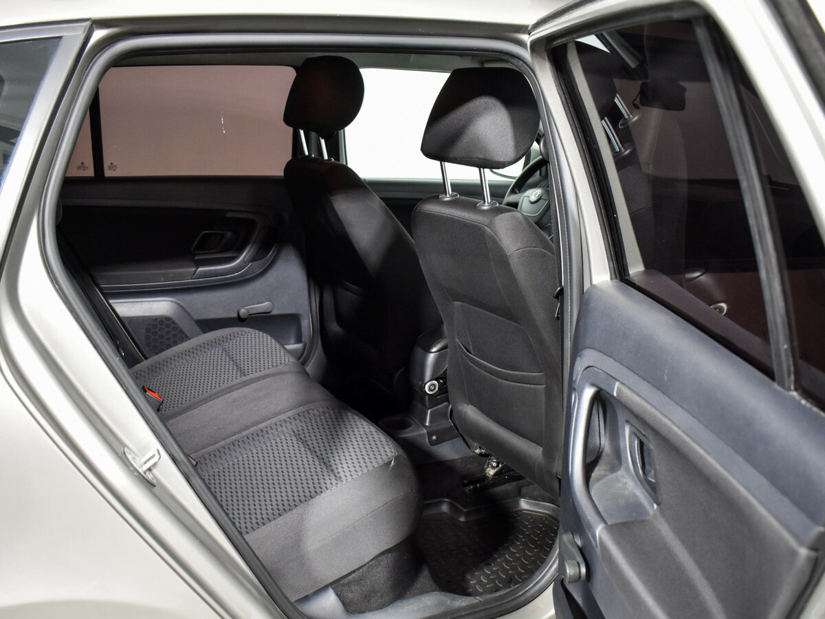 Skoda Fabia с пробегом — 2012 год. Фото: #11