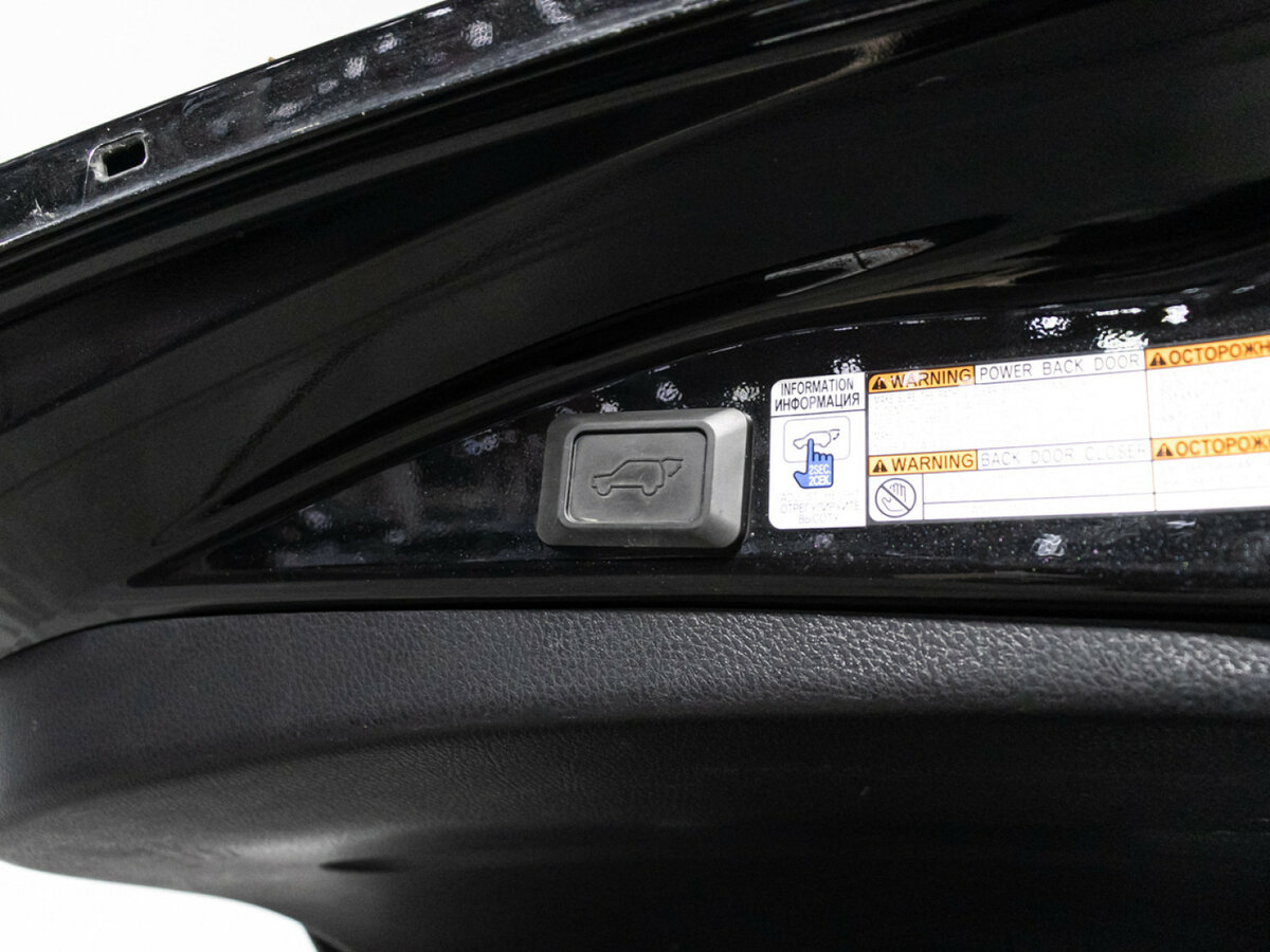 Toyota RAV4 с пробегом — 2016 год. Фото: #17