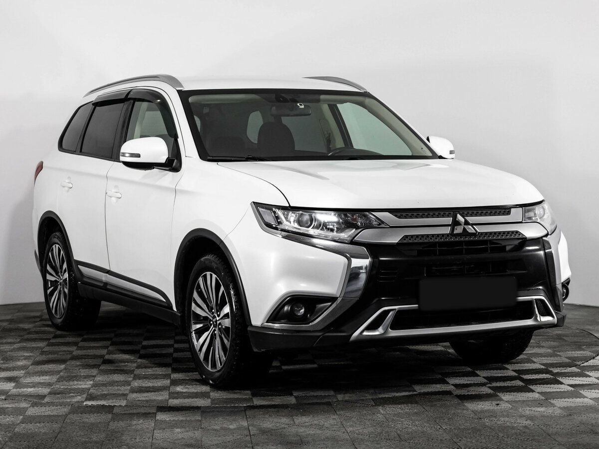 Mitsubishi Outlander с пробегом — 2019 год. Фото: #2