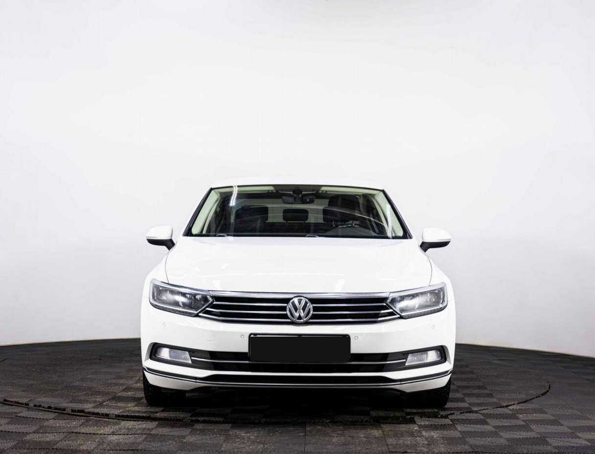 Volkswagen Passat с пробегом — 2016 год. Фото: #1