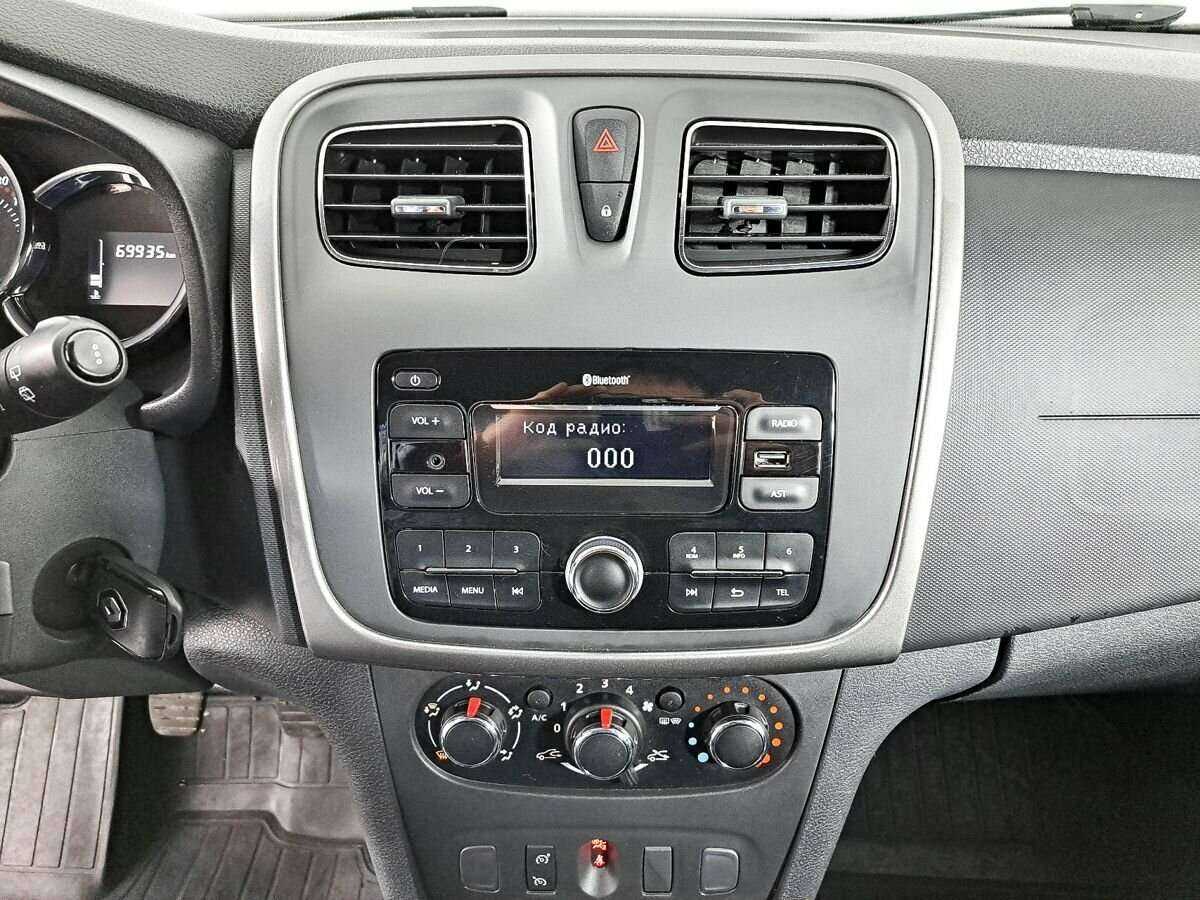 Renault Sandero с пробегом — 2019 год. Фото: #12