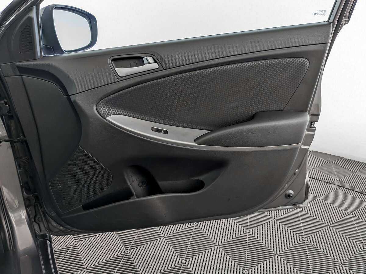 Hyundai Solaris с пробегом — 2016 год. Фото: #19