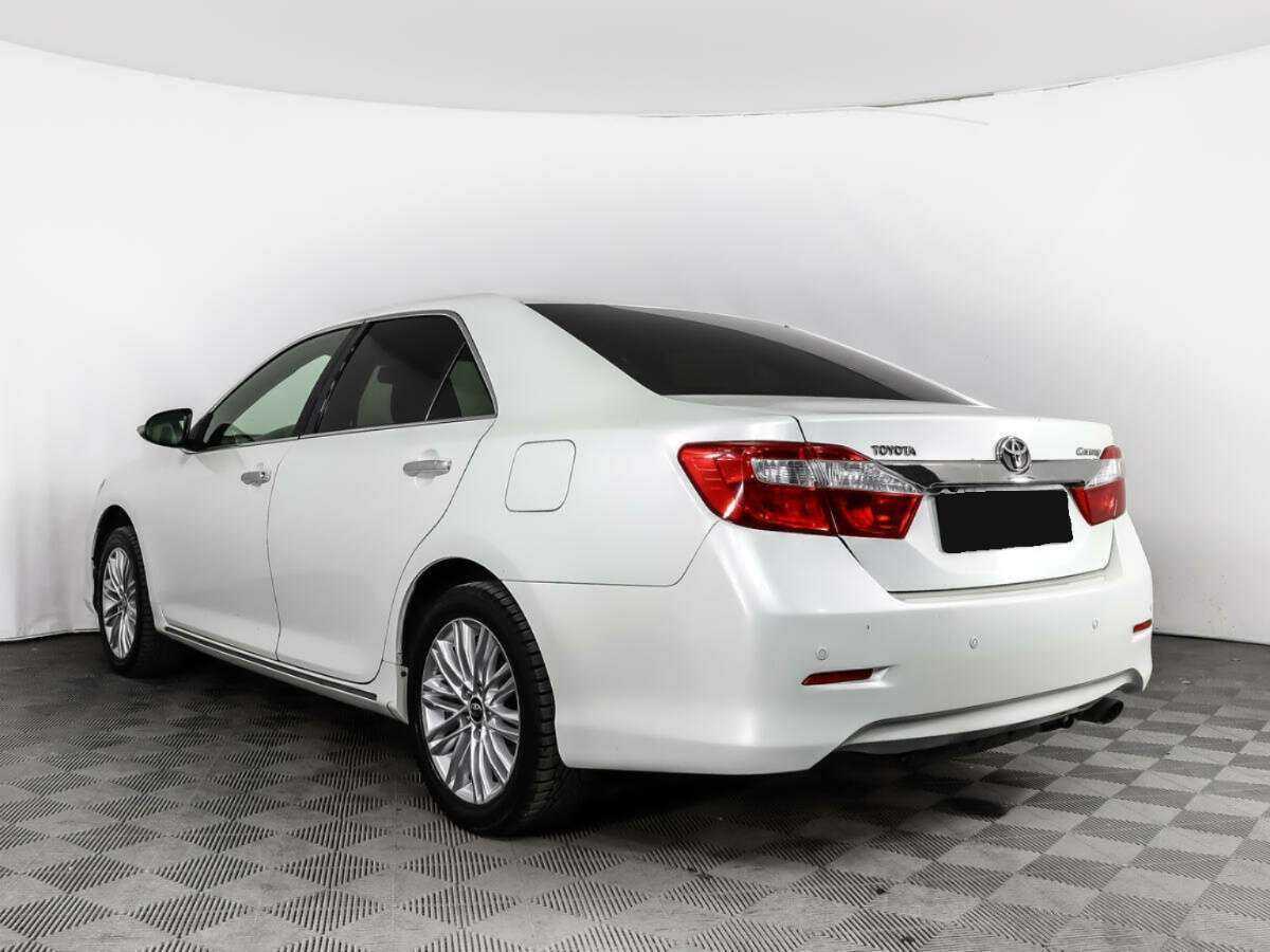 Toyota Camry с пробегом — 2012 год. Фото: #6
