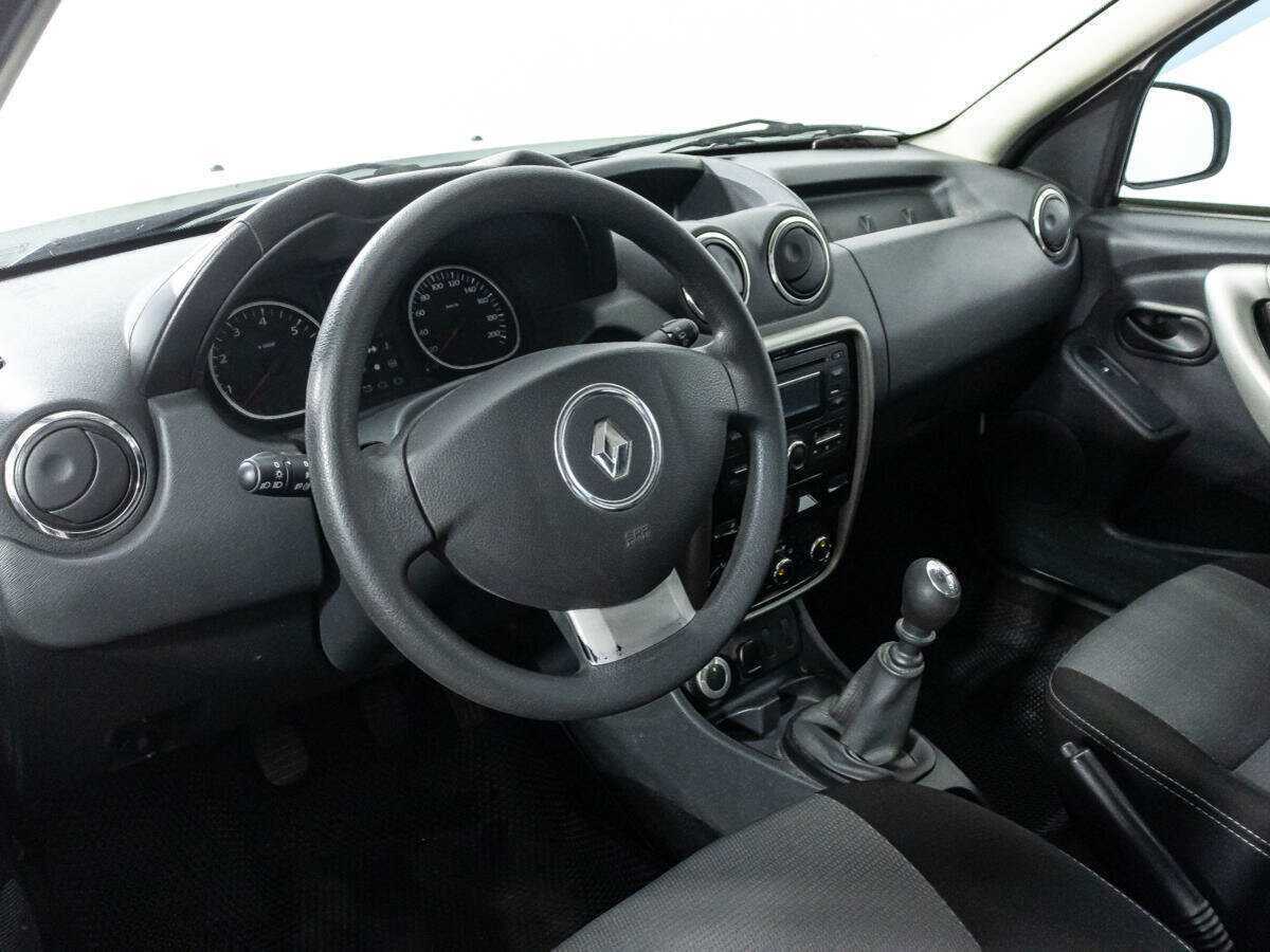Renault Duster с пробегом — 2015 год. Фото: #10
