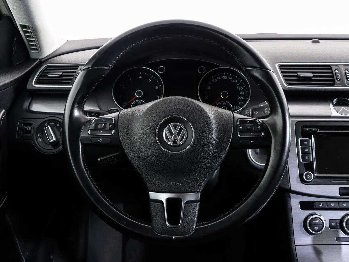 Volkswagen Passat с пробегом — 2014 год. Фото: #11