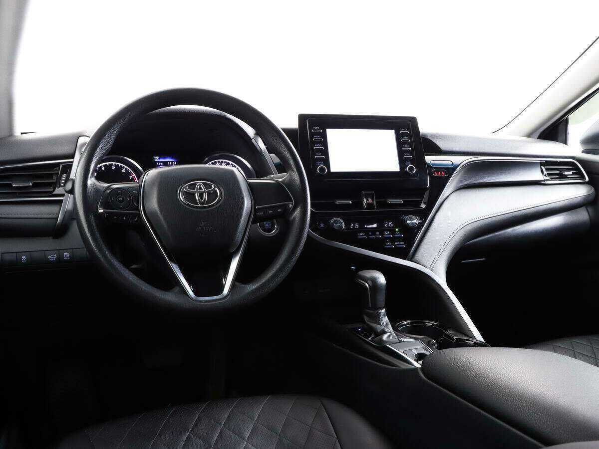 Toyota Camry с пробегом — 2021 год. Фото: #8
