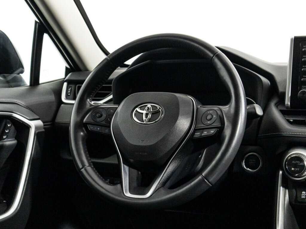 Toyota RAV4 с пробегом — 2020 год. Фото: #22