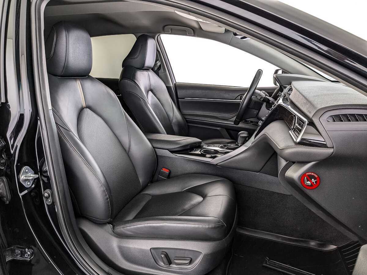 Toyota Camry с пробегом — 2019 год. Фото: #19