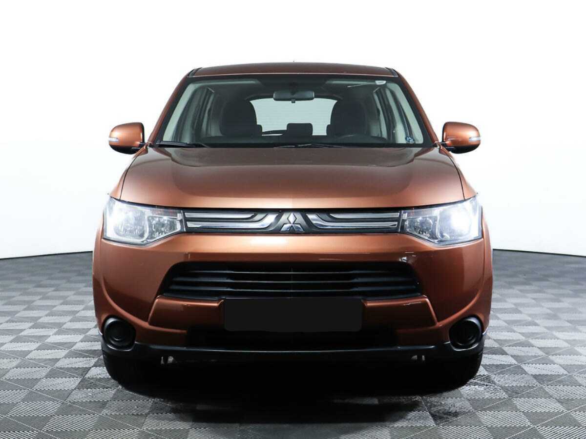Mitsubishi Outlander с пробегом — 2012 год. Фото: #1