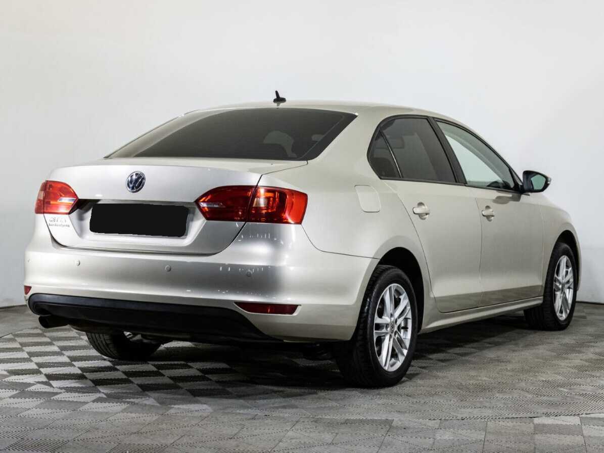 Volkswagen Jetta с пробегом — 2012 год. Фото: #3