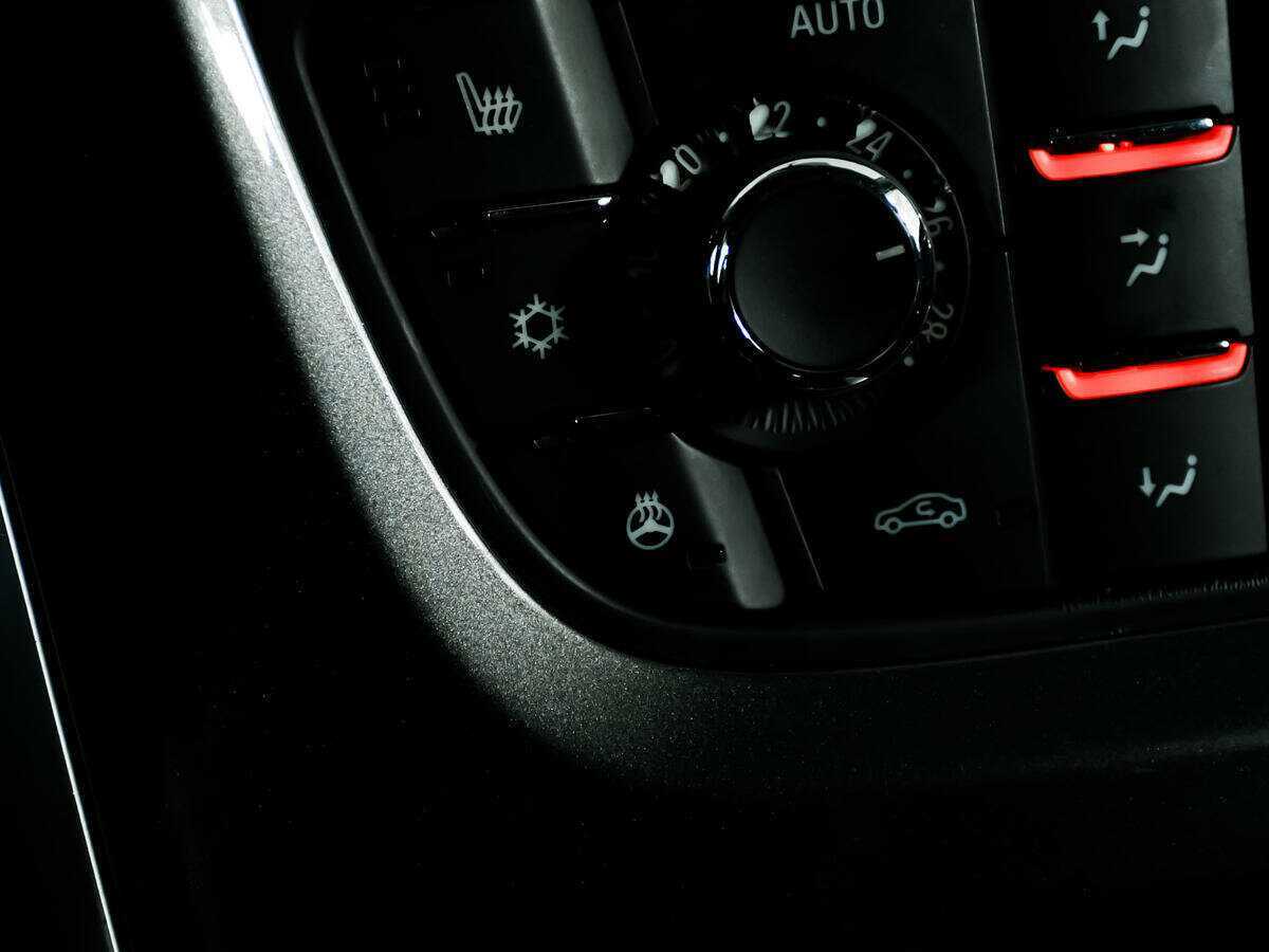 Opel Astra с пробегом — 2013 год. Фото: #14