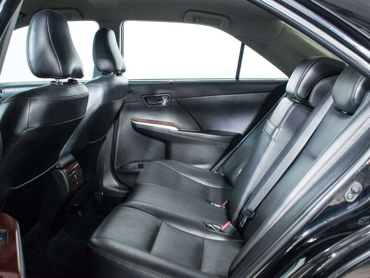 Toyota Camry с пробегом — 2012 год. Фото: #9