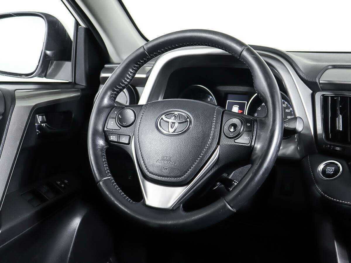 Toyota RAV4 с пробегом — 2018 год. Фото: #14